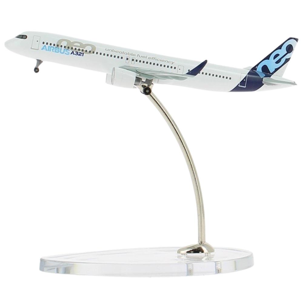 Airbus A321neo Flugzeugmodell (1:400)