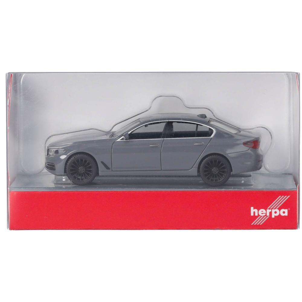 BMW 5er G30 Limousine nardograu 1:87 Herpa