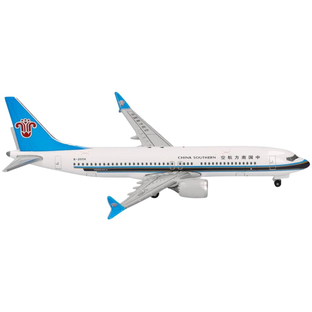 Herpa Wings Flugzeugmodell China Southern Airlines Boeing 737 Max 8 (1:500)