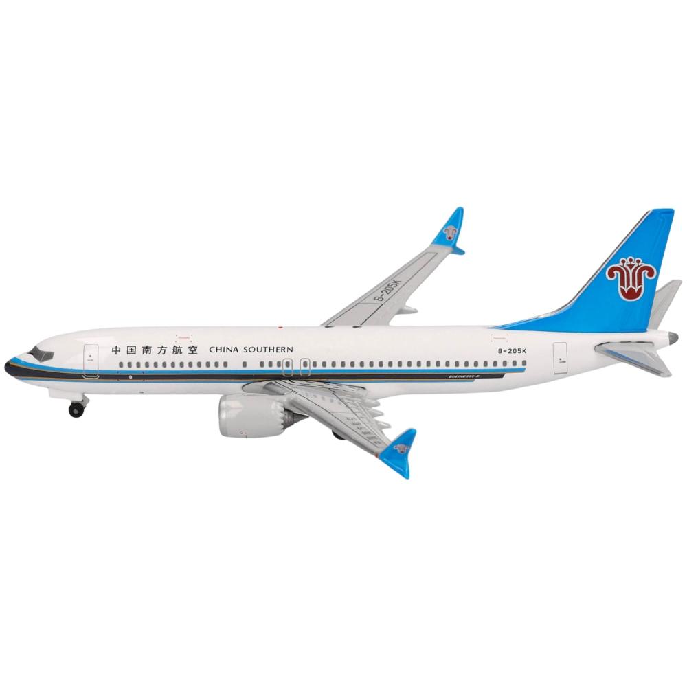 Preview: Herpa Wings Flugzeugmodell China Southern Airlines Boeing 737 Max 8 (1:500)