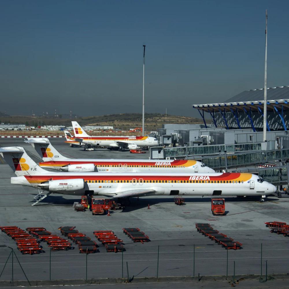 Iberia McDonnell Douglas MD-88 EC-FJE Aviationtag