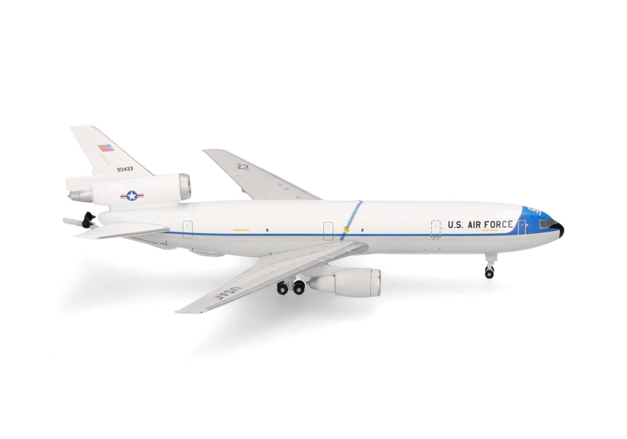 Herpa Wings Flugzeugmodell U.S. Air Force McDonnell Douglas KC-10 Extender 2nd BW Barksdale AB - 79-0433 (1:500)