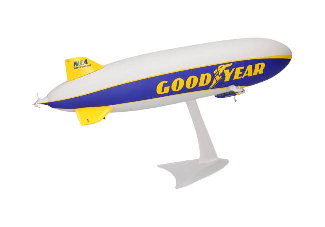Herpa Wings Flugzeugmodell Goodyear Zeppelin NT - N1A "Wingfoot One" (1:200)