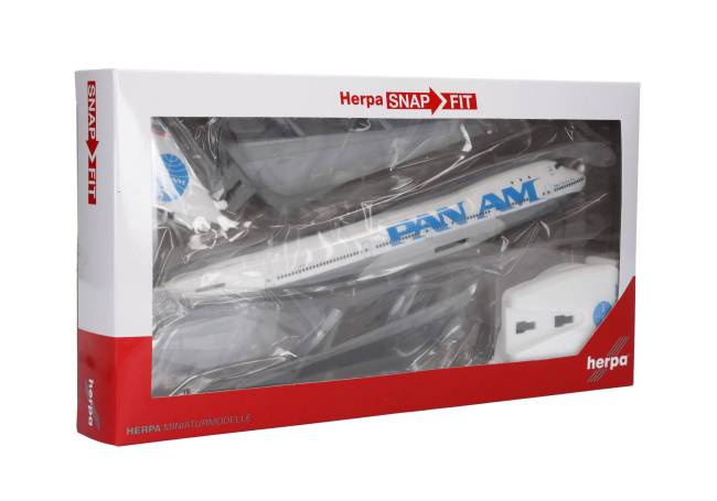 Herpa Snap-Fit Flugzeugmodell Pan Am Boeing 747-100 (1:250)