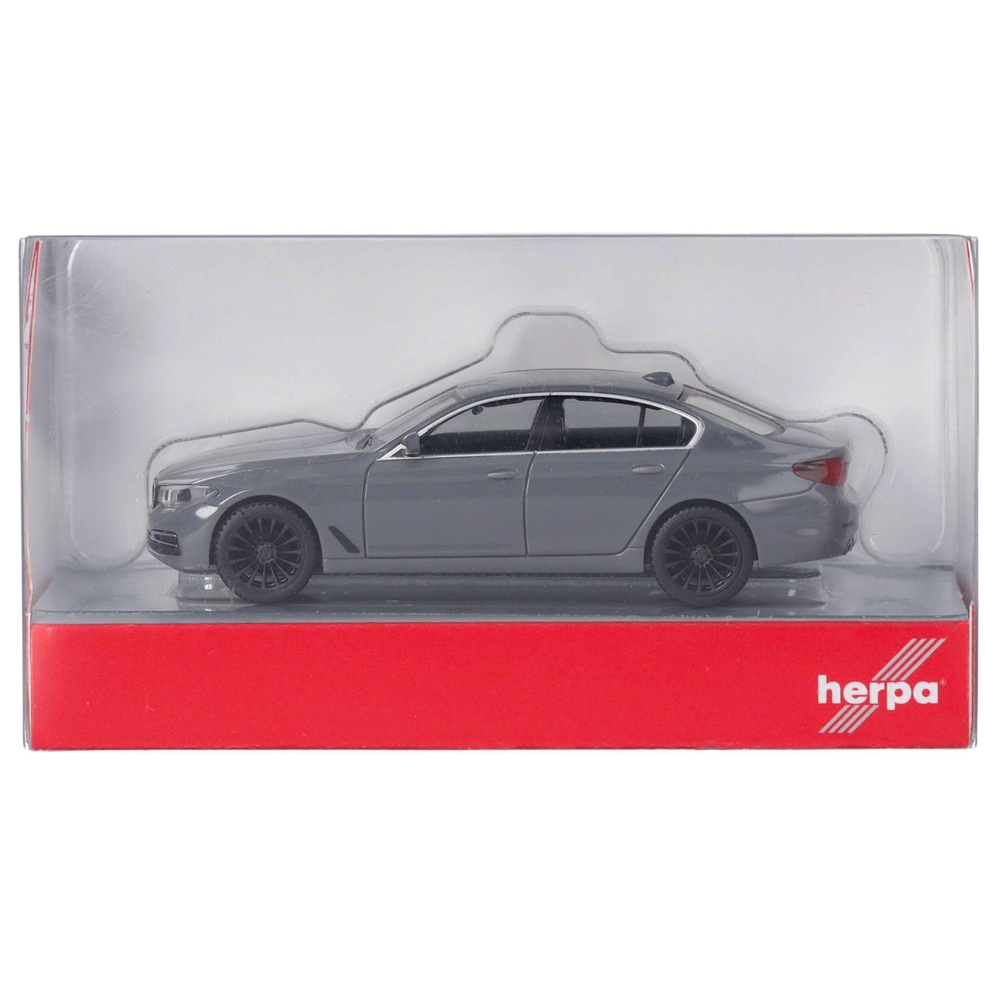 BMW 5er G30 Limousine nardograu 1:87 Herpa