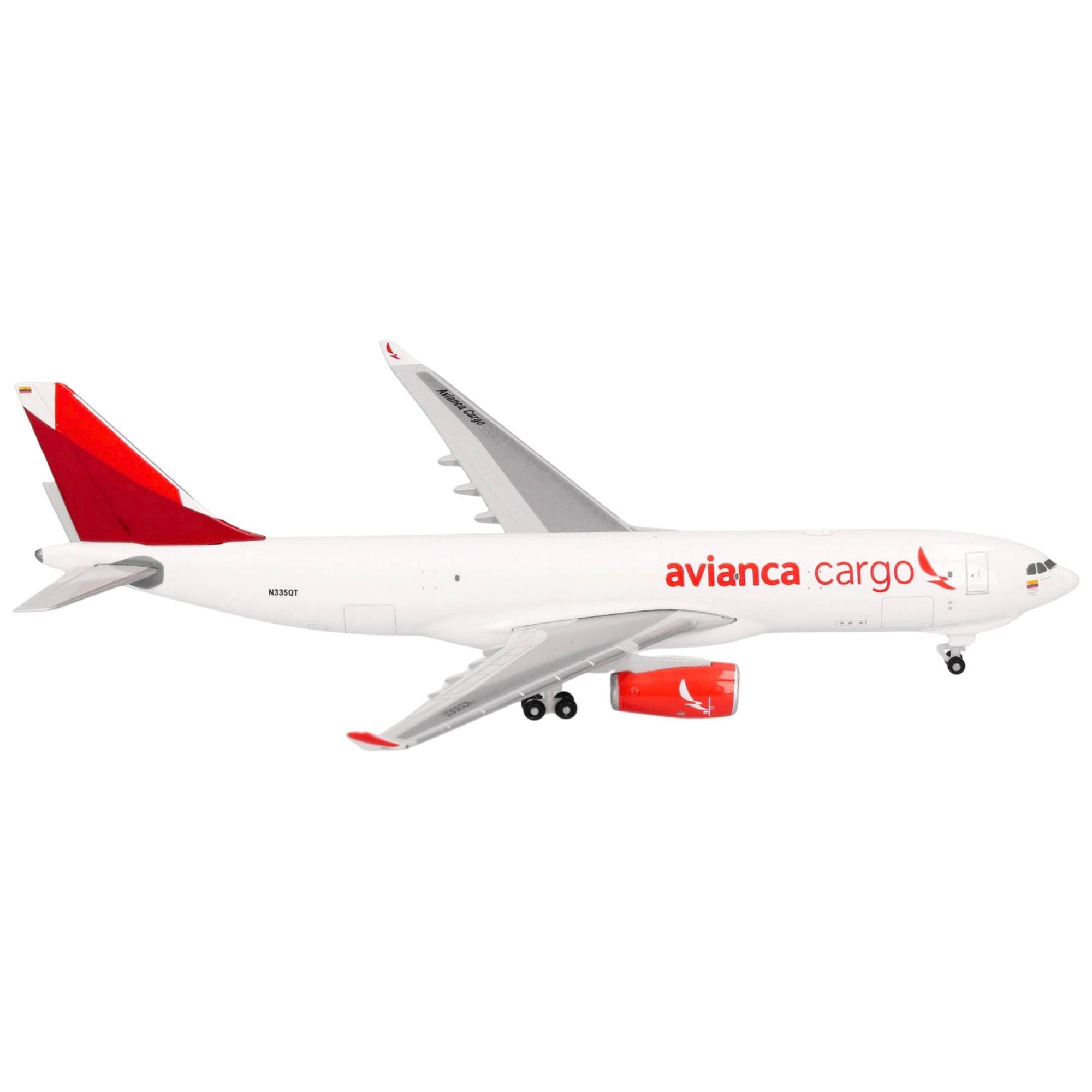 Herpa Wings Flugzeugmodell Avianca Cargo Airbus A330-200F N335QT (1:500)