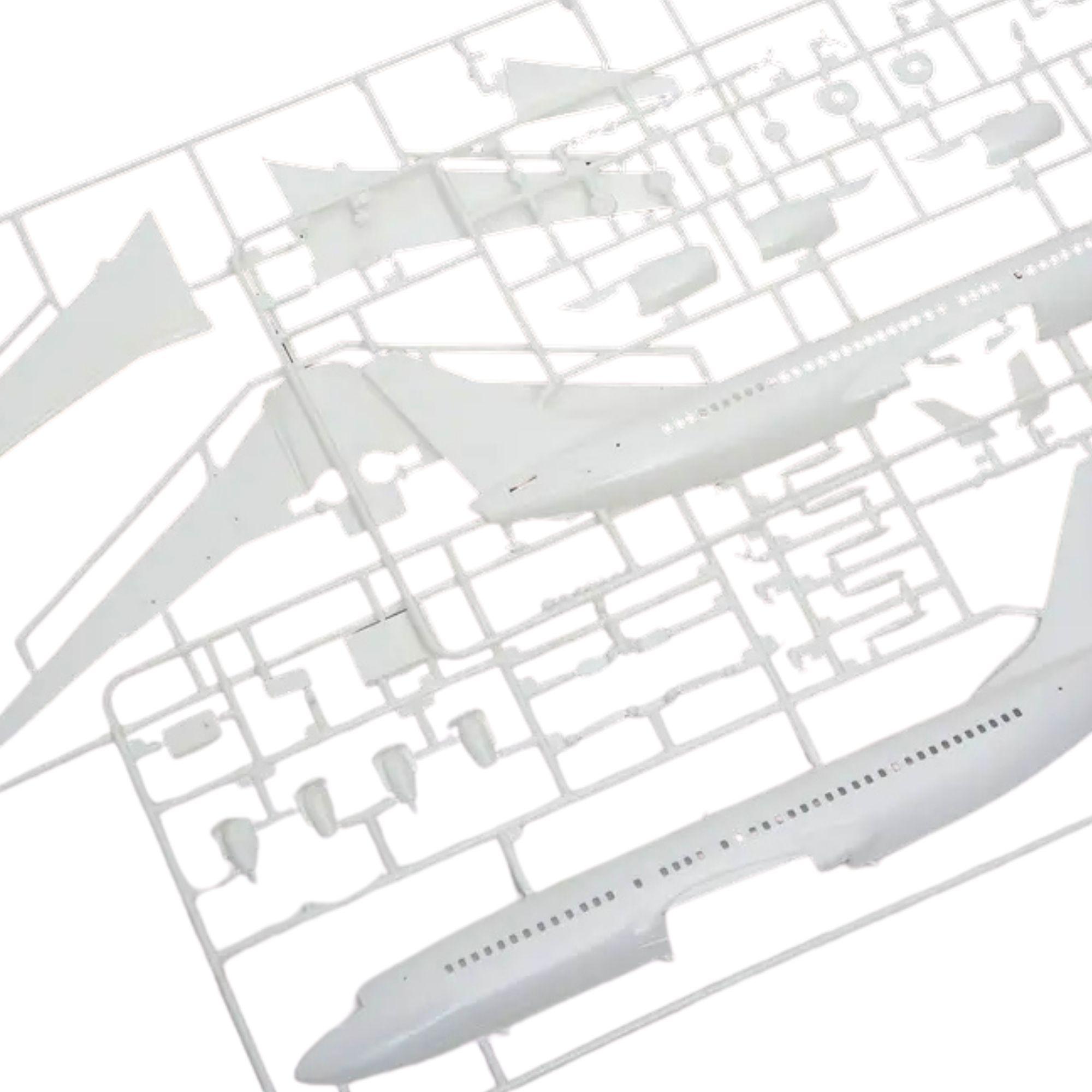Revell Modellbausatz Turkish Airlines Boeing 737-800 (1:144)